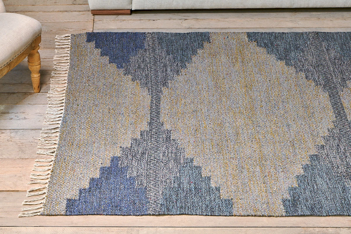 Juanita Recycled Wool & Cotton Rug - Natural & Dark Blue 5 Juanita Recycled Wool & Cotton Rug - Natural & Dark Blue - Image 3