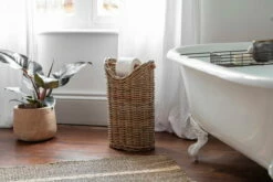 Amandi Toilet Roll Holder