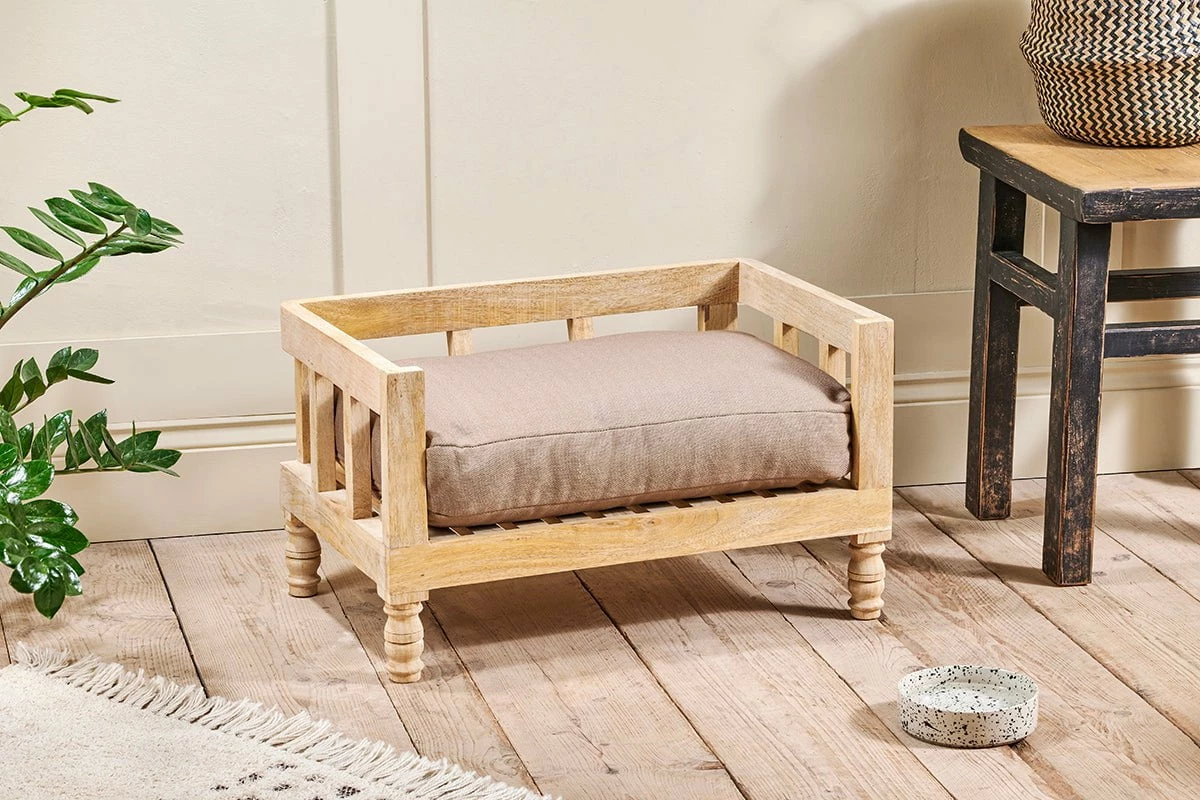 Hatira Mango Wood Pet Bed - Natural - Medium 5 Hatira Mango Wood Pet Bed - Natural - Medium - Image 3