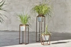 Narlu Planter Stand